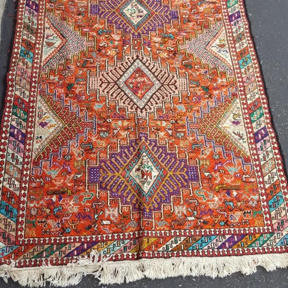 Kilim Hand Woven Wool & Silk Persian area rug - Picture 2 of 3